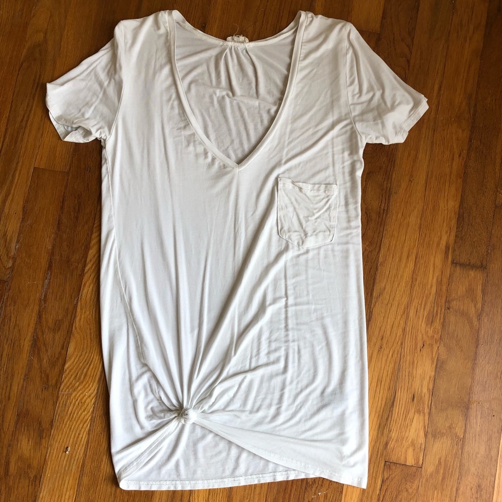 Casual White front pocket tee